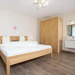 Lechner Apartman *