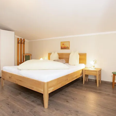 Lechner דירה פרטיסאו