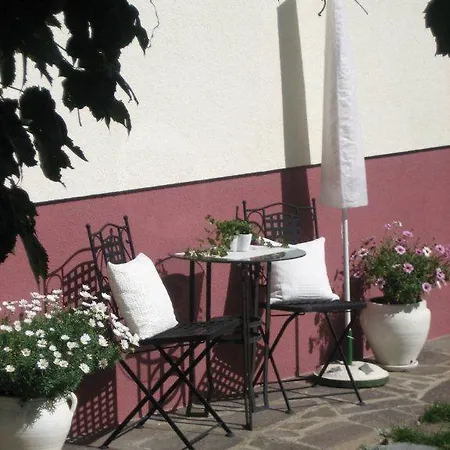 Lechner Daire *